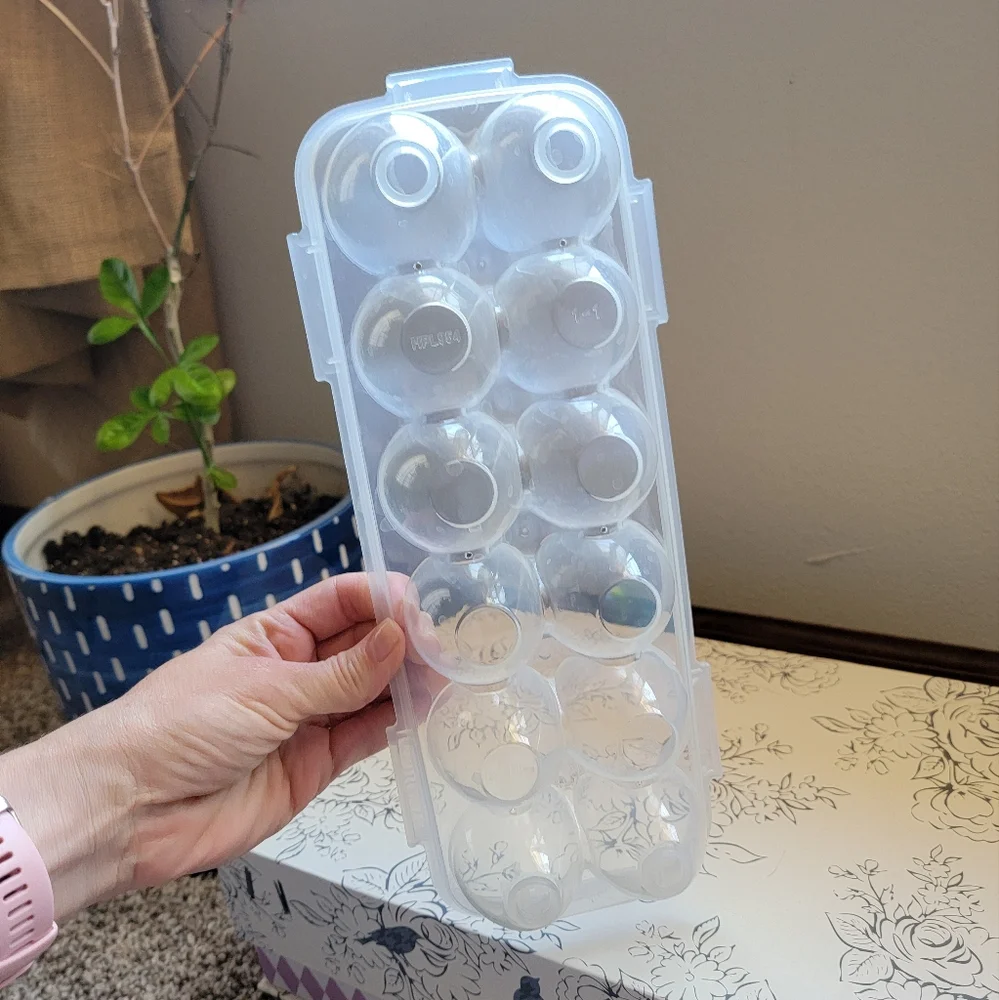 Plastic Egg saver with lid